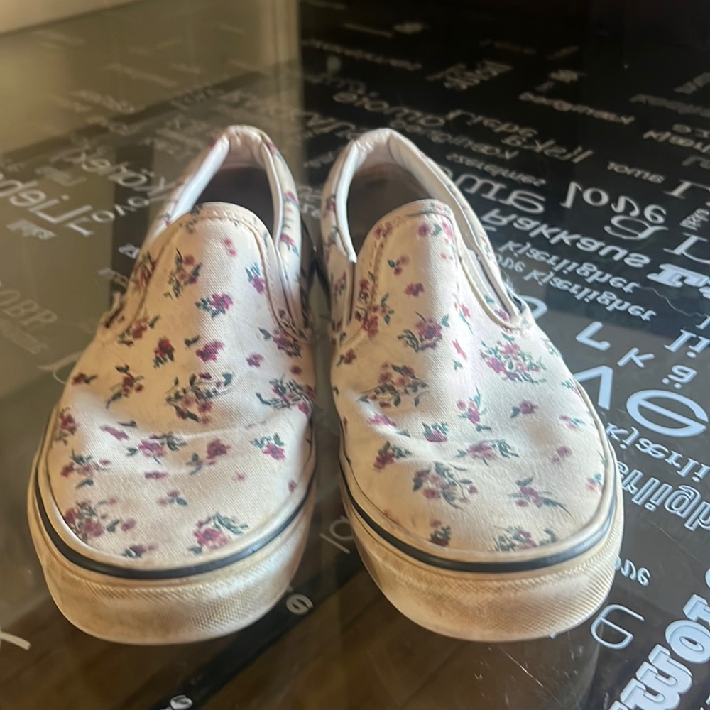 Vans, rose flowered